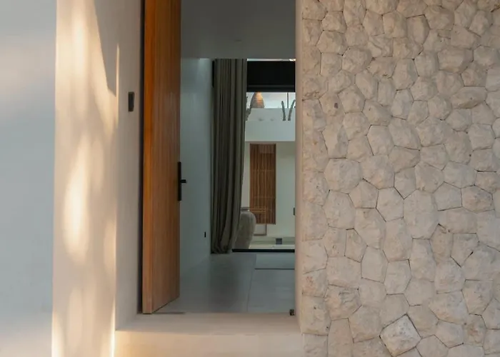 Clifftop - Cactus & Stone * ウルワツ